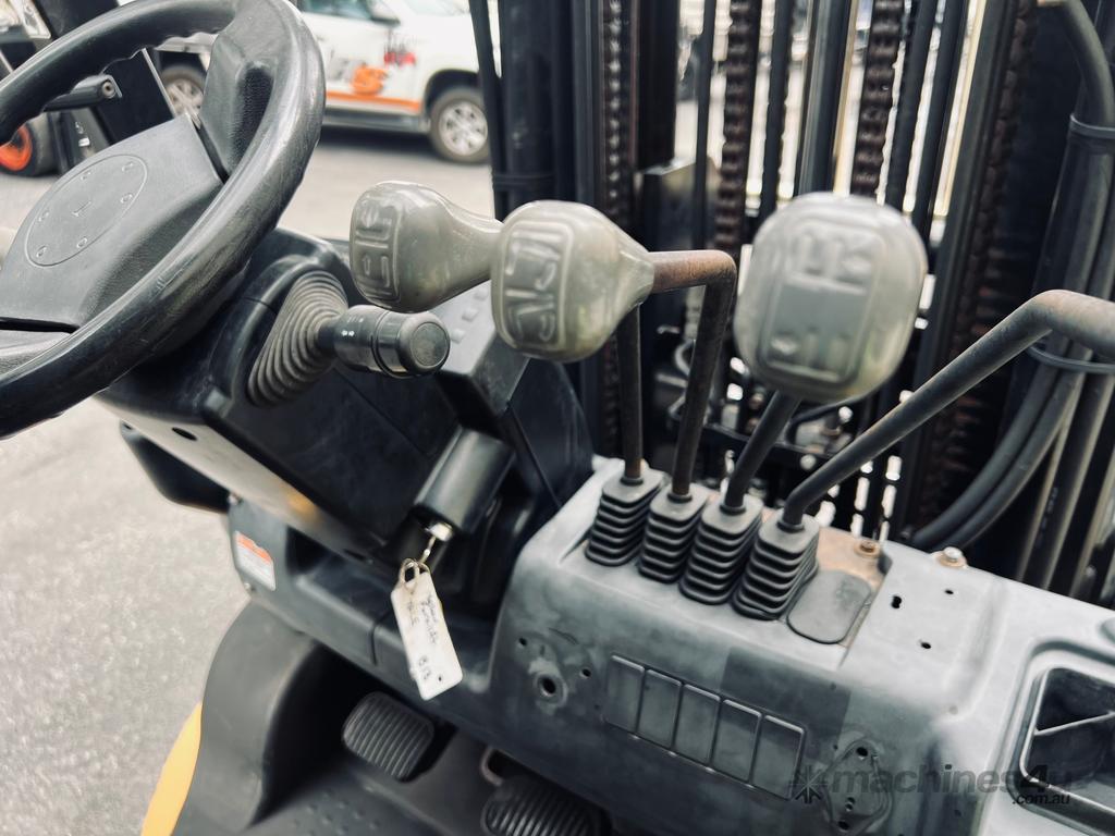 Used Diesel 2000kg Forklift